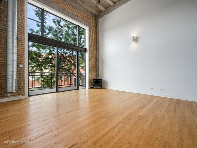 Building Photo - 2545 S Dearborn St