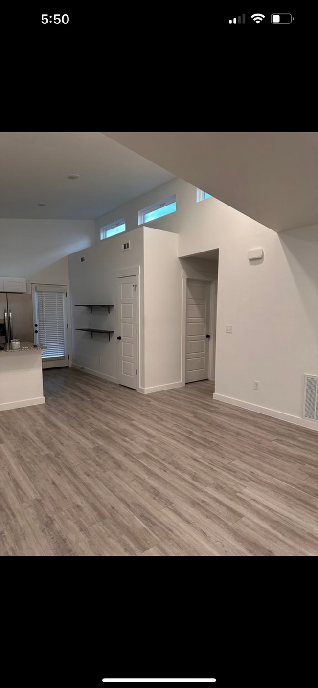 Building Photo - 920 Illinois Ave