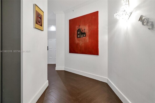 Building Photo - 300 South Pointe Dr