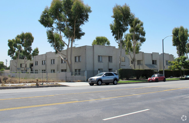 Primary Photo - Arleta Park Apartments