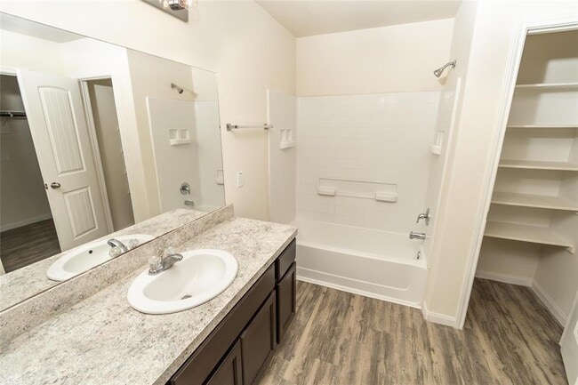 Building Photo - 2619 Montecito Ln