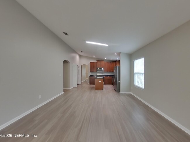 Building Photo - 621 Birchbark Trail