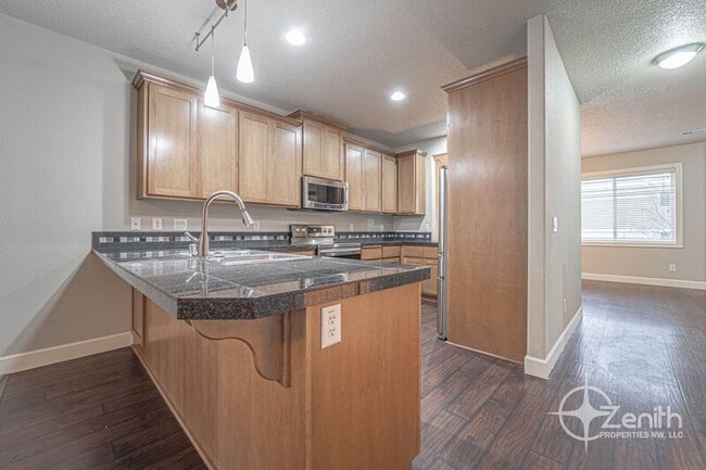 Building Photo - 8108 NE 35th Ave