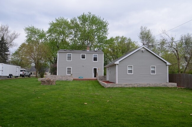 Building Photo - 1N037 Ethel St