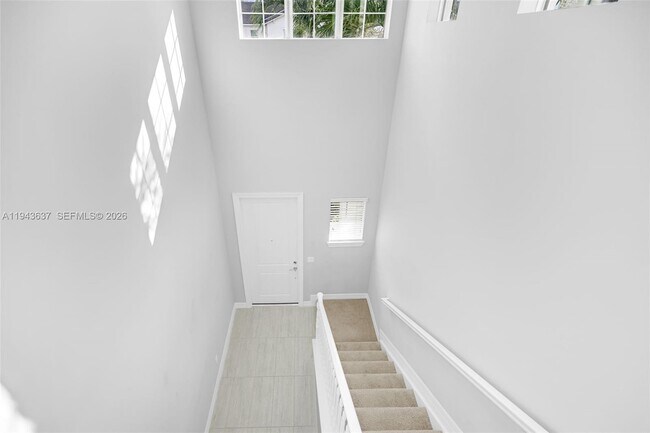 Building Photo - 964 Banyan Dr