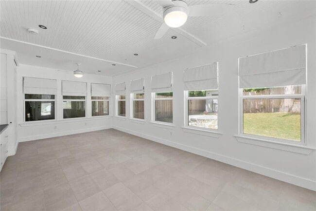 Building Photo - 7602 Banpass Ln