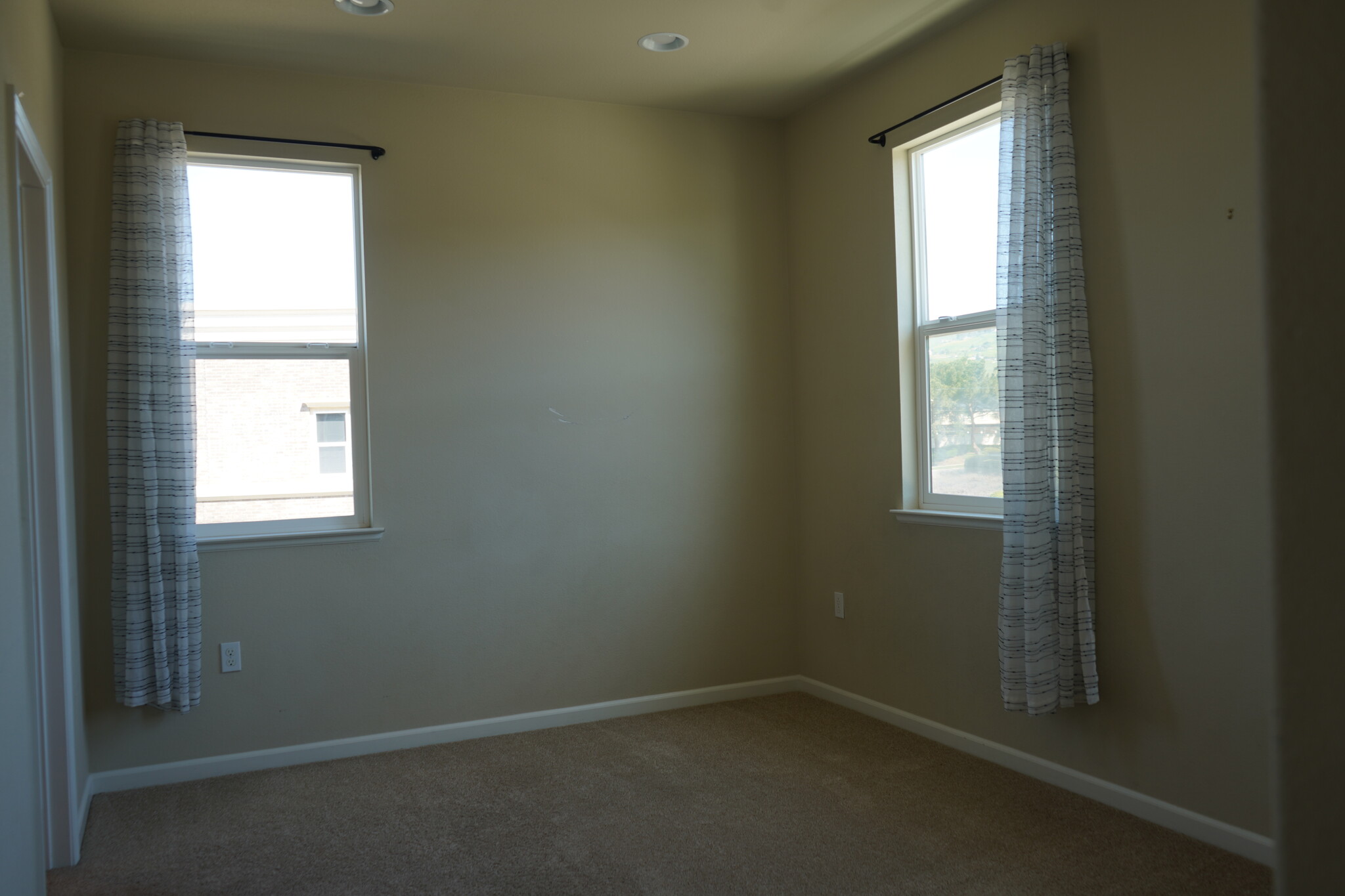 Building Photo - 3019 Ruby Ave
