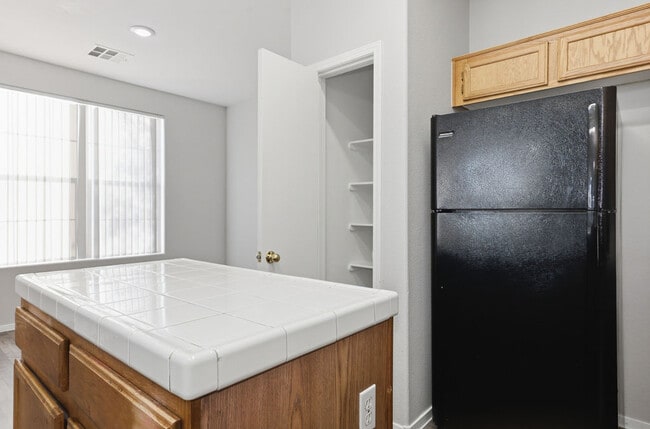 Building Photo - 2529 Rainbow Cactus Ct