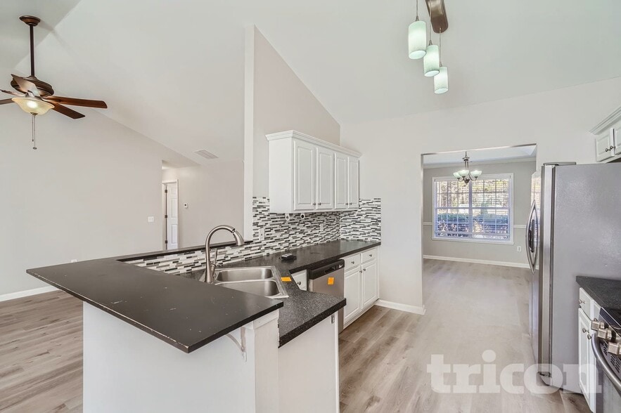 Building Photo - 891 Marta Crane Dr