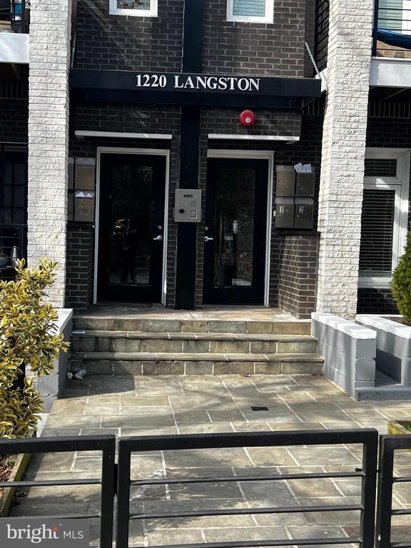 Building Photo - 1220 19th St NE