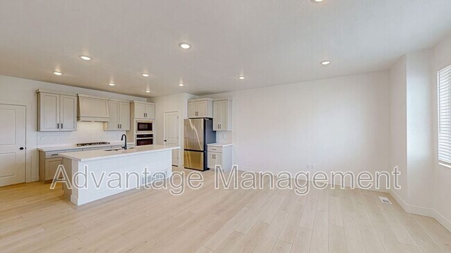 Building Photo - 7 S Moonlit Rd