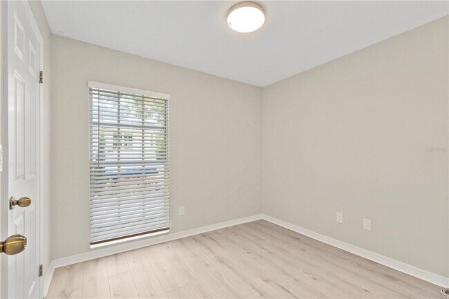 Building Photo - 3110 W Villa Rosa St