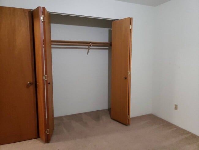 Building Photo - 2005 NE Terre View Dr