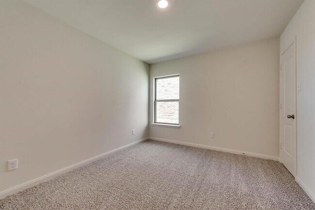Building Photo - 124 Bandana Cir