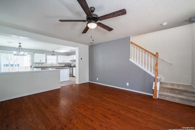 Building Photo - 16134 Branching Oaks