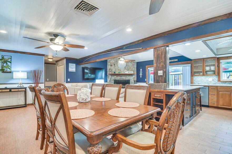 Building Photo - 2360 Willow Tree Trail
