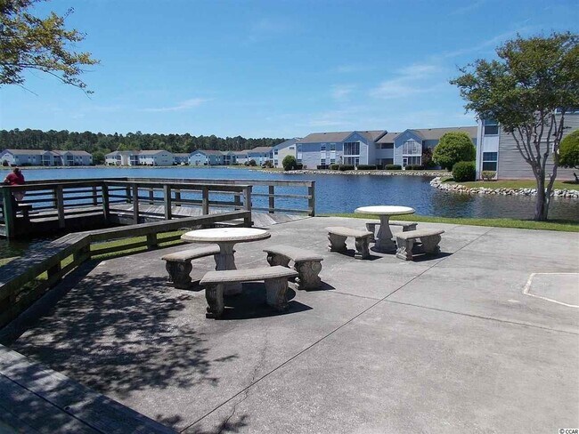 Building Photo - 2136 Clearwater Dr