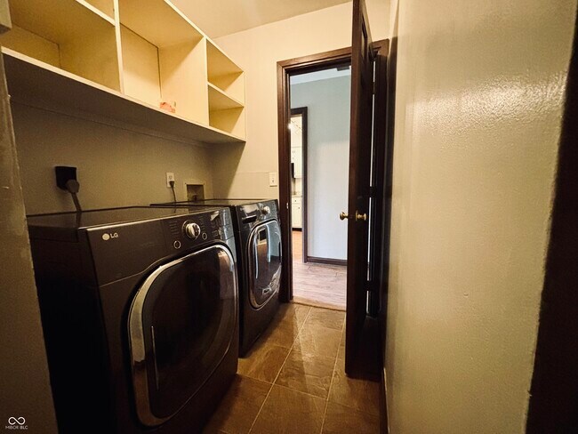 Building Photo - 9746 Revere Way