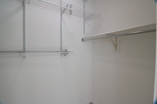Building Photo - 1805 Crystal Dr