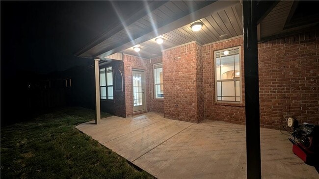 Building Photo - 3232 W Drakestone St
