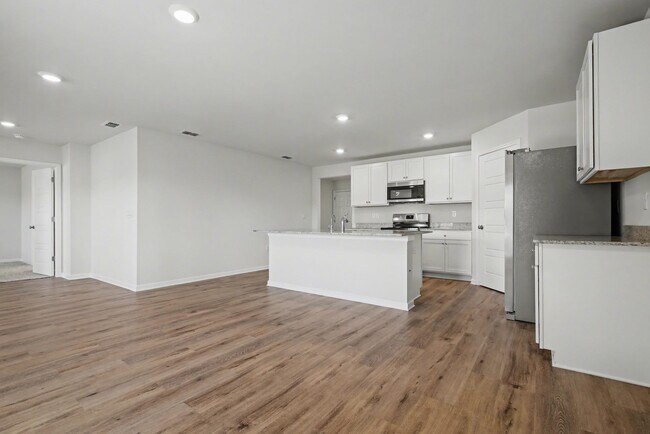 Building Photo - 4000 Cottage Farm Rd