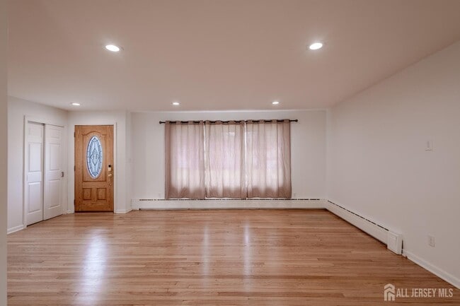 Building Photo - 77 Irvington Ave