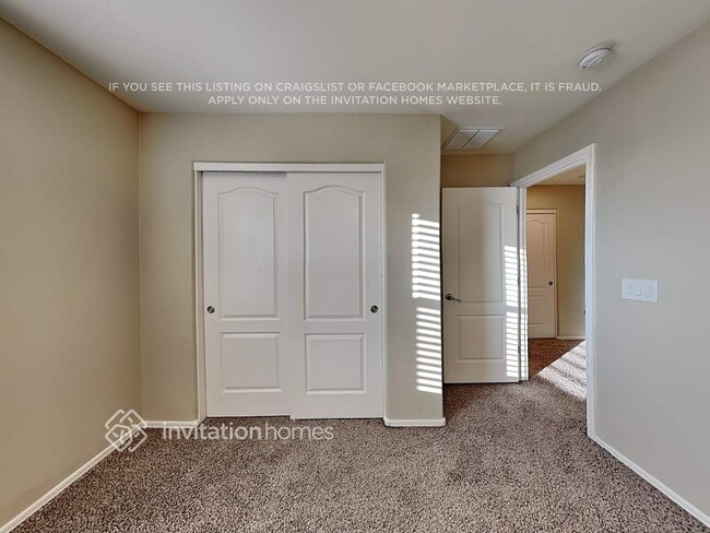 Building Photo - 3331 E Russell St