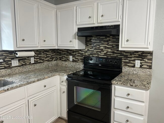 Building Photo - 4630 Erskine St