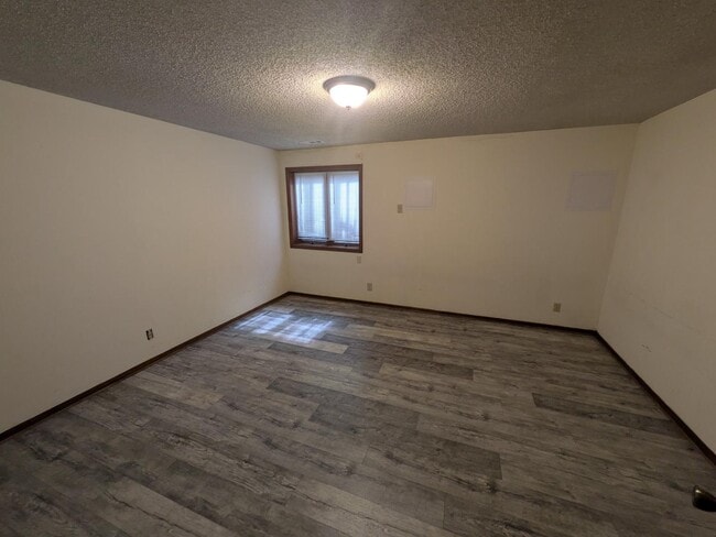Building Photo - 3132 N Longfellow Ct