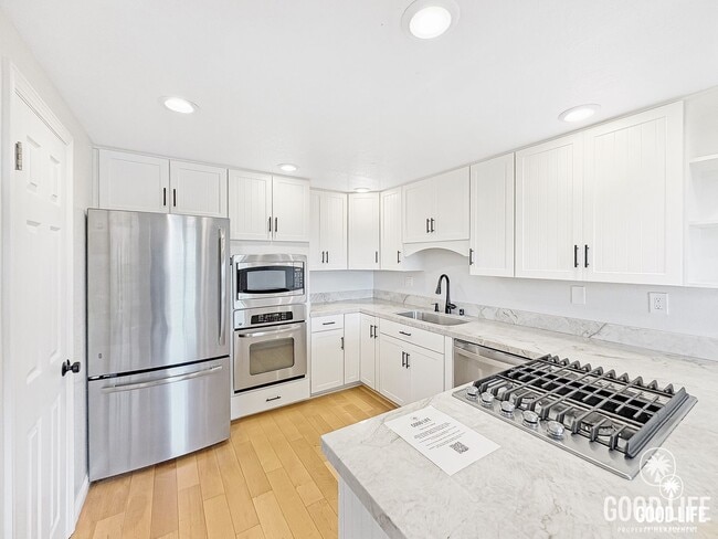 Building Photo - Modern Coastal Property In Gated Encinitas Community | 3BD/2.5BA w/Garage