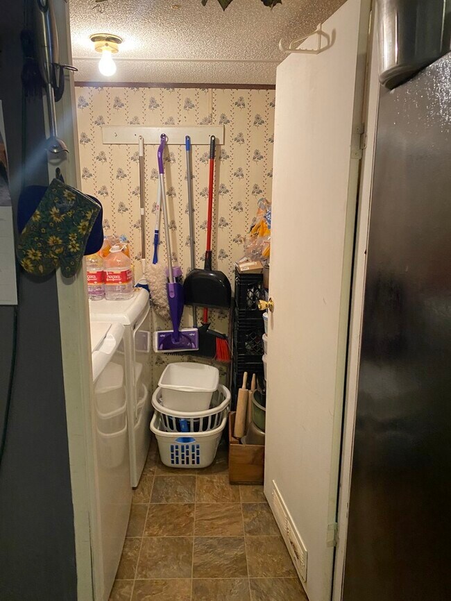 Building Photo - 1197 Ward Pl