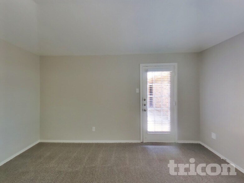 Building Photo - 708 Wedgegate Dr