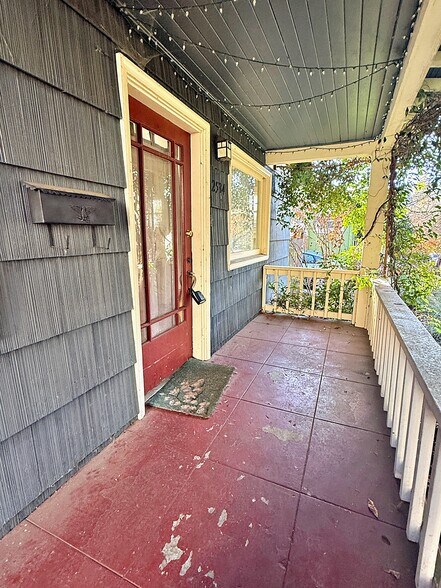 Building Photo - 2534 SE 31st Ave