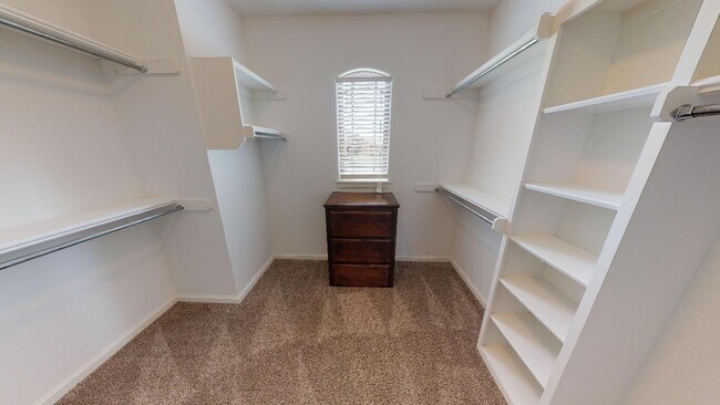 Building Photo - 328 Creekside Dr