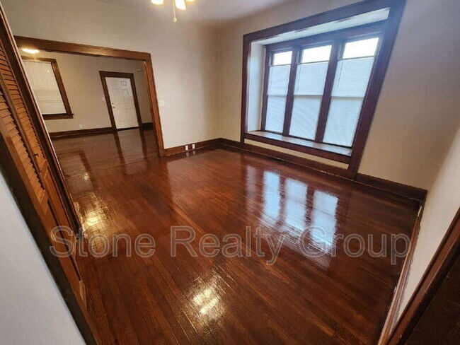 Building Photo - 1401 S 25th St