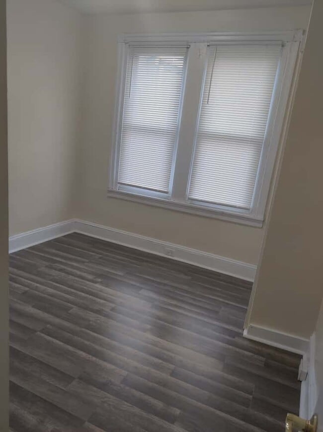 Building Photo - 617 E Hilton St