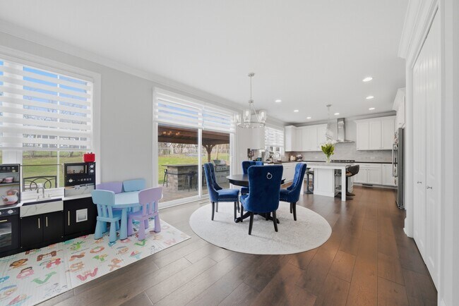 Building Photo - 7814 Brookbank Rd