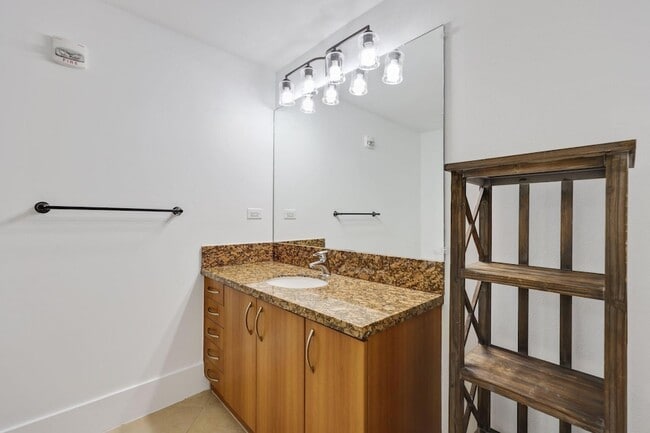 Building Photo - 250 NE 3rd Ave