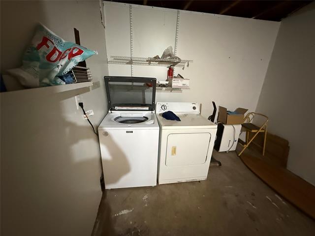 Building Photo - 819 Loganwood Ave