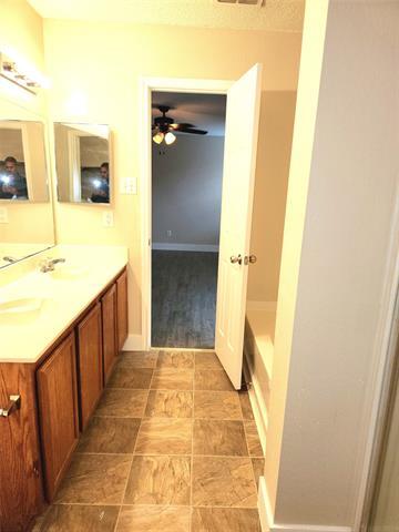 Building Photo - 1308 Scenic Hills Dr