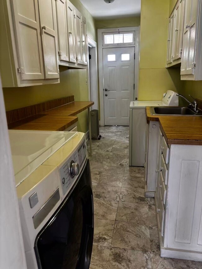 Building Photo - 214 S Glenwood Ave