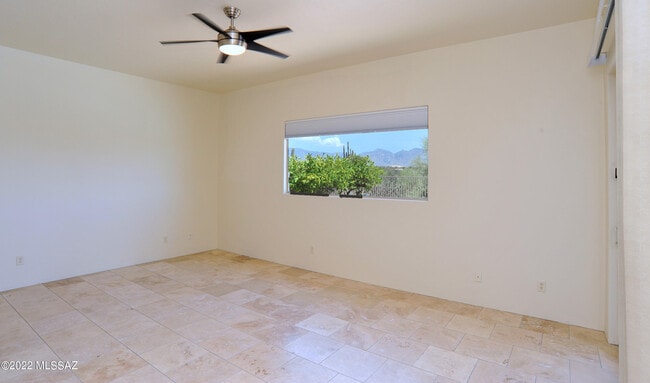 Building Photo - 12866 N High Hawk Dr