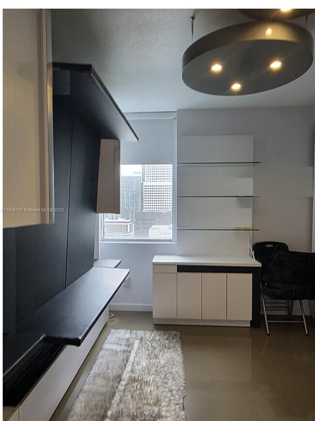 Building Photo - 1060 Brickell Ave