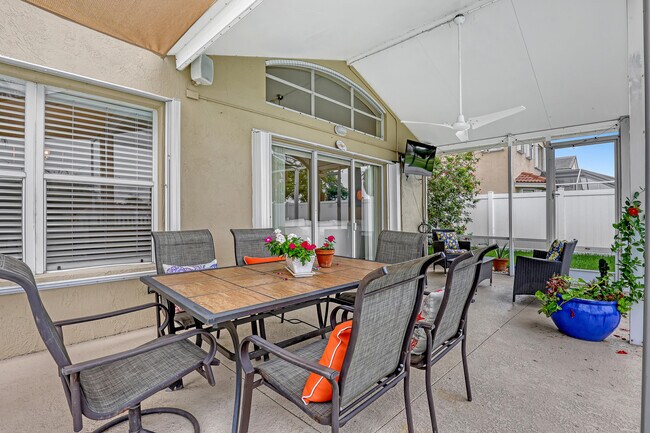 Building Photo - 6074 Las Colinas Cir