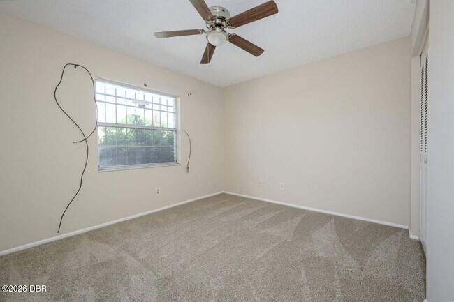 Building Photo - 927 E Millard Ct