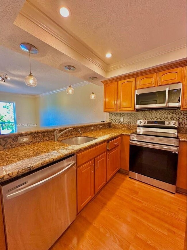 Building Photo - 151 NE 16th Ave