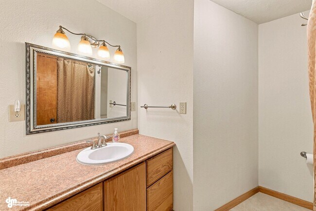 Building Photo - 6740 E Toller Ct