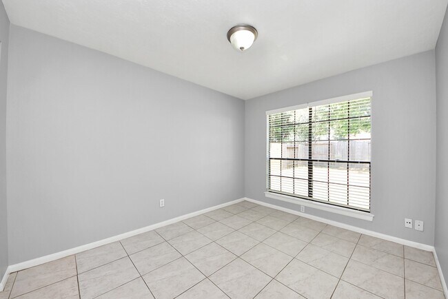 Building Photo - 16006 Autumn Falls Ln
