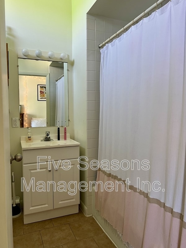 Building Photo - 194 North St