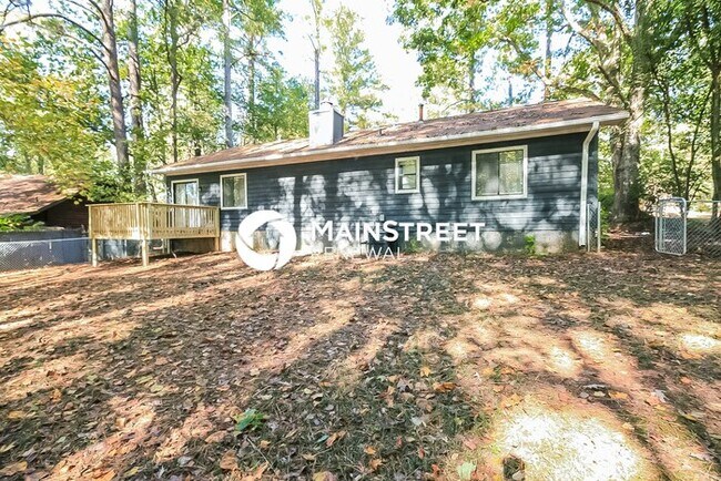 Building Photo - 3 Bedroom Pet-Friendly Home in Jonesboro, GA with Main Street Renewal